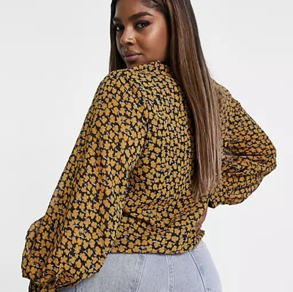 Wednesdays Girl button down blouse - Picture 2 of 4